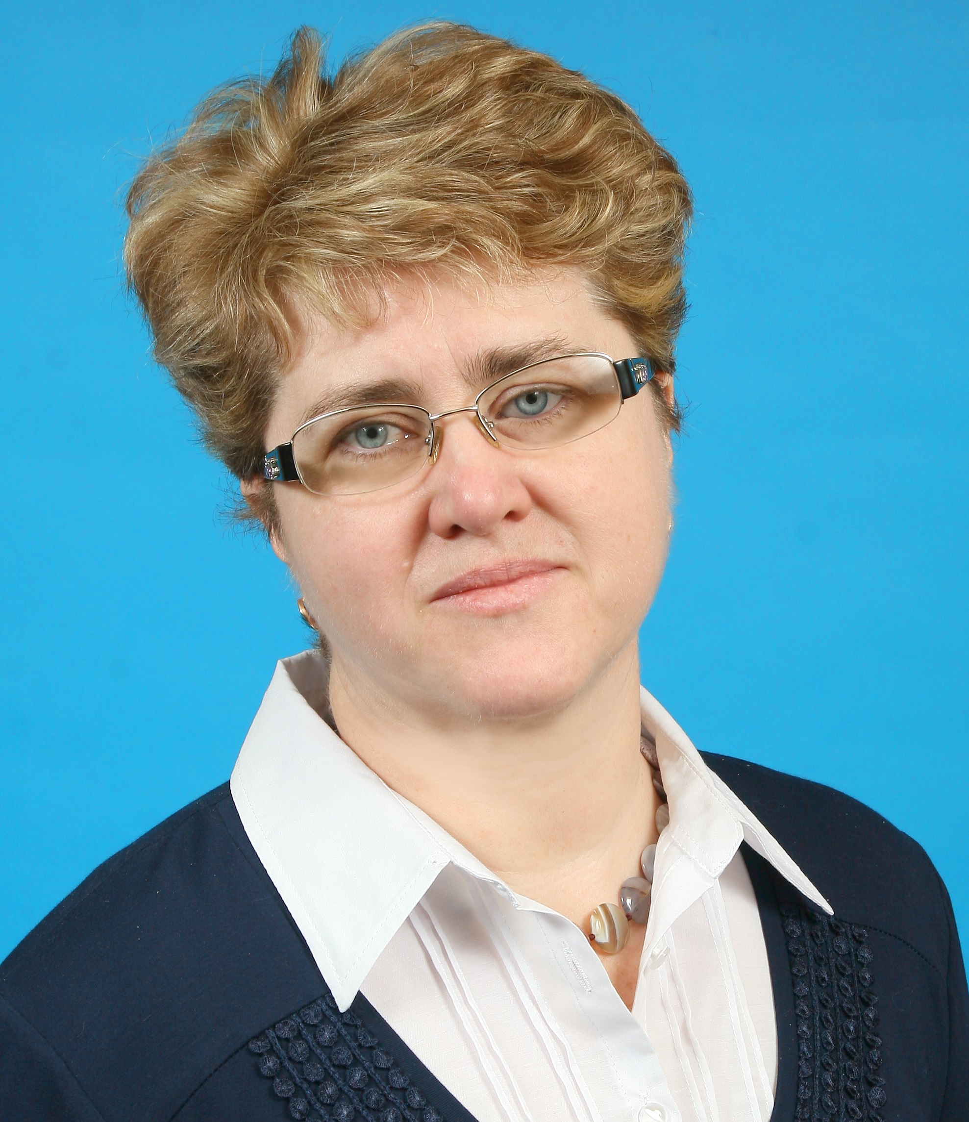 Азарова Людмила Вячеславовна.